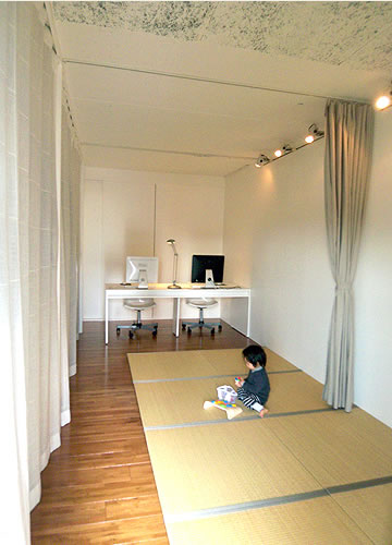 ゆるやかな仕切によるプライベートエリア