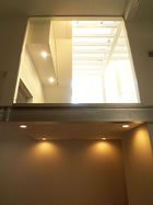 ホビールームが顔を出す駐車場