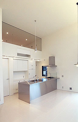 機能的な大型キッチン